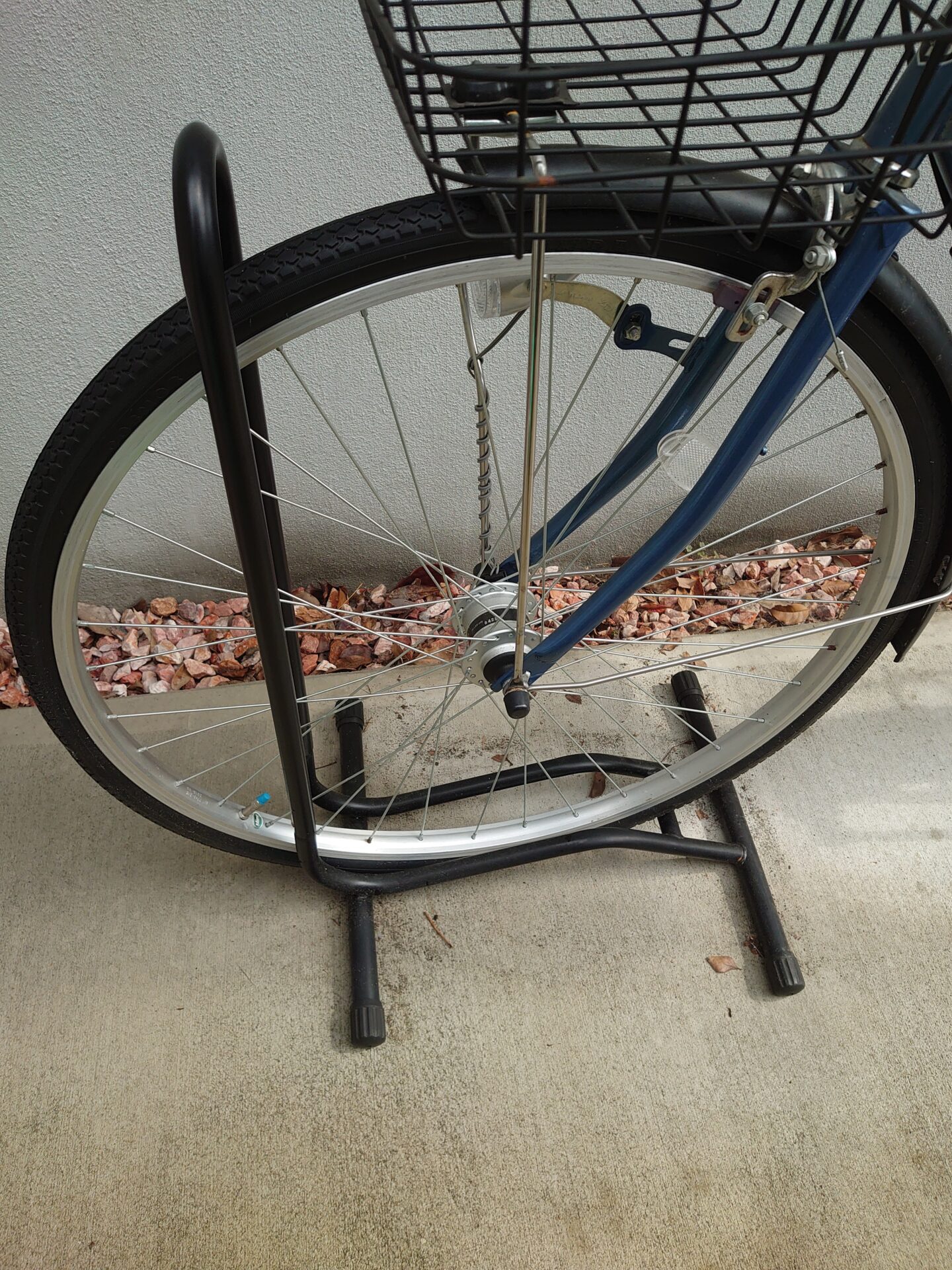 おすすめ ガレージ ゼロ L字型自転車スタンドgzmt28を使って 安く自転車の転倒防止を行う 強風や地震への対策 Nyablog