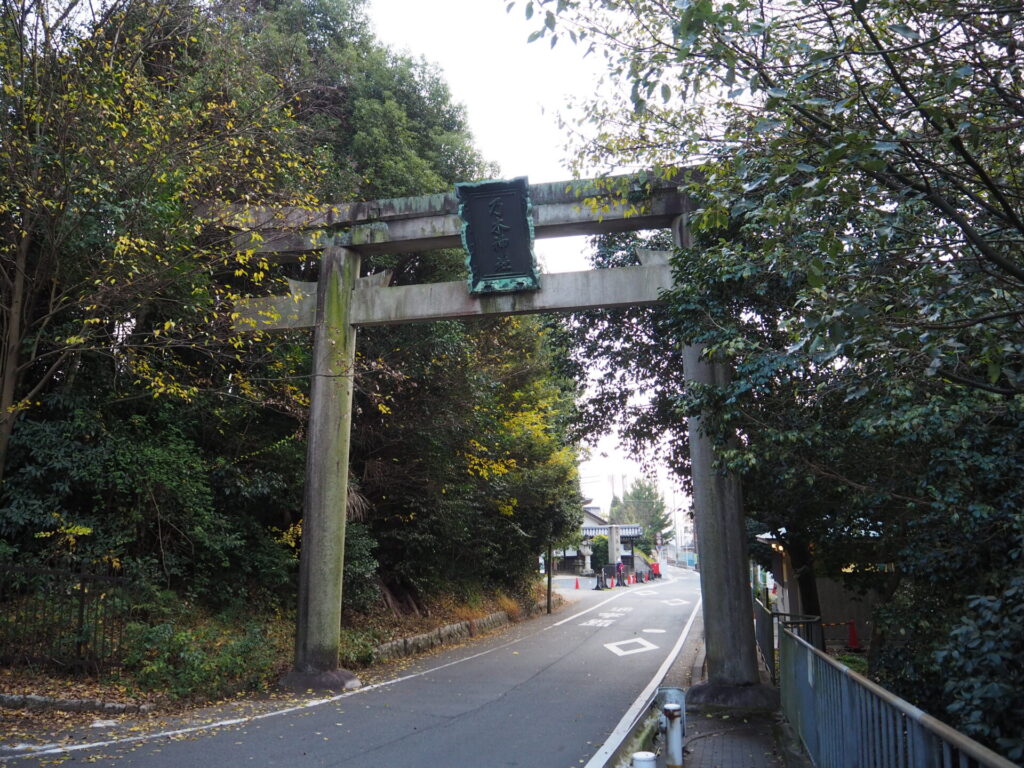 乃木神社　参道入口の大鳥居